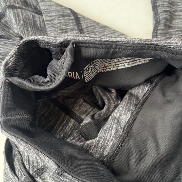 VICTORIA SPORT Knockout Capri Womens Leggings Size XS Heather Gray Seaming - Picture 6 of 8